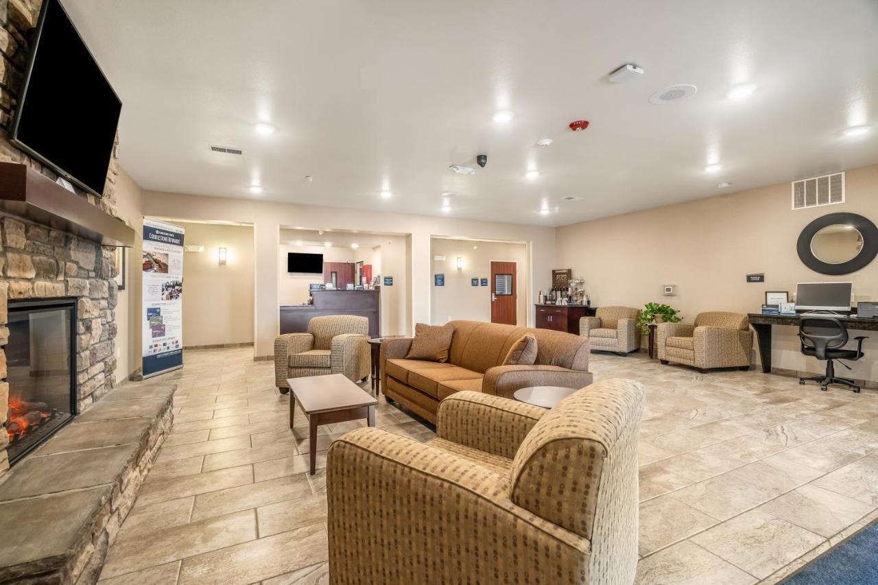 Cobblestone Hotel & Suites - Andrews Exterior photo